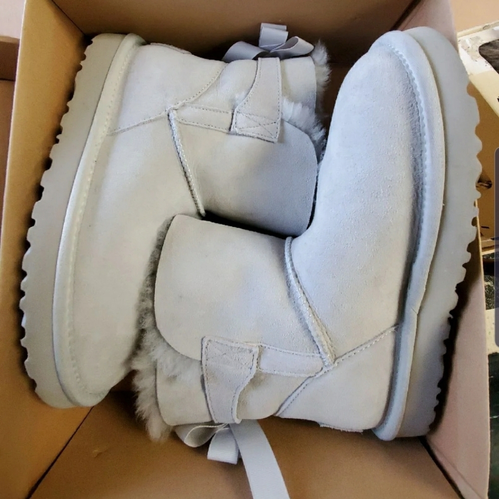 light grey nib bailey bow limited edition uggs
